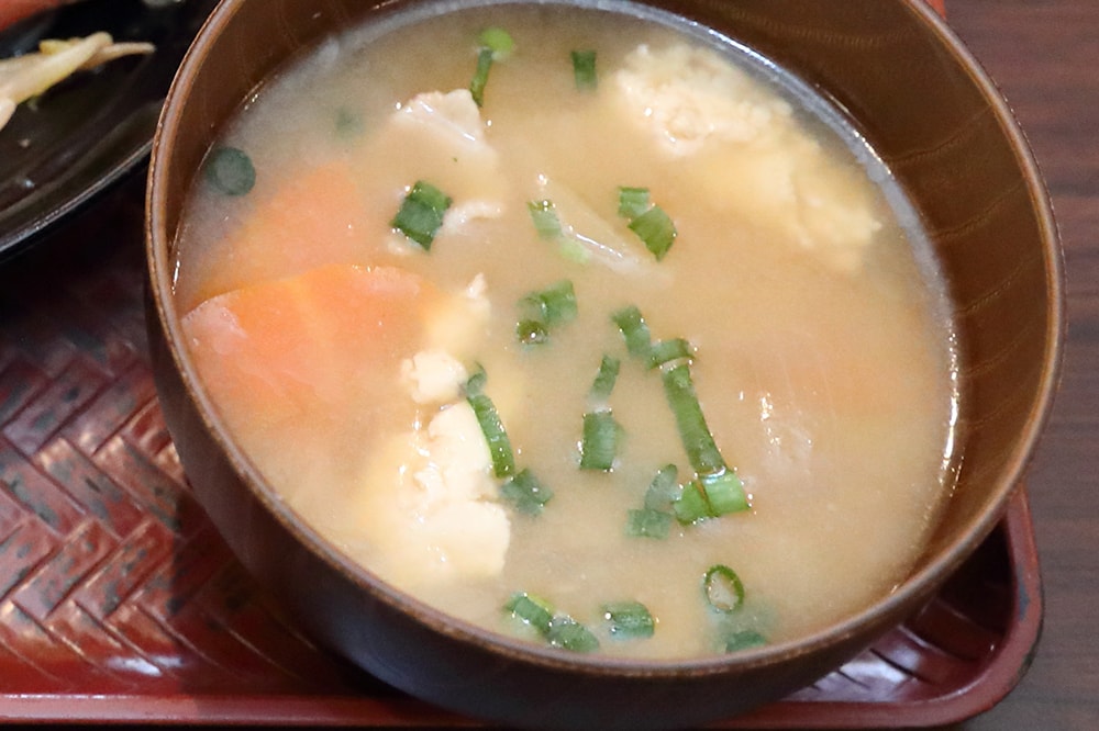 うまみたっぷり!UZUSHIO自慢の豚汁
